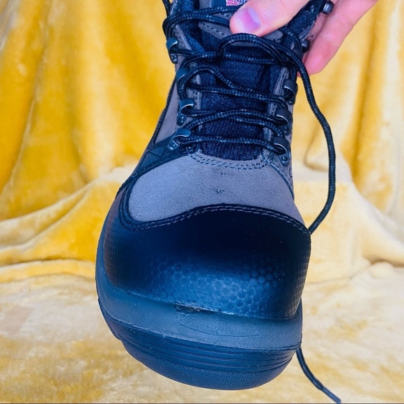 Red Wing Boots
Tradesman 6613 - Picture 5 of 7